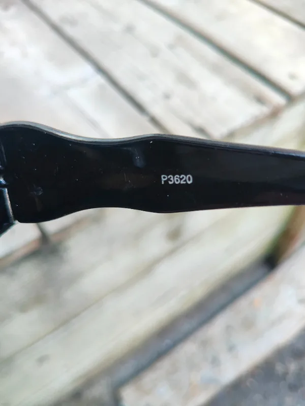 Sunglasses for sale image indicator(5)