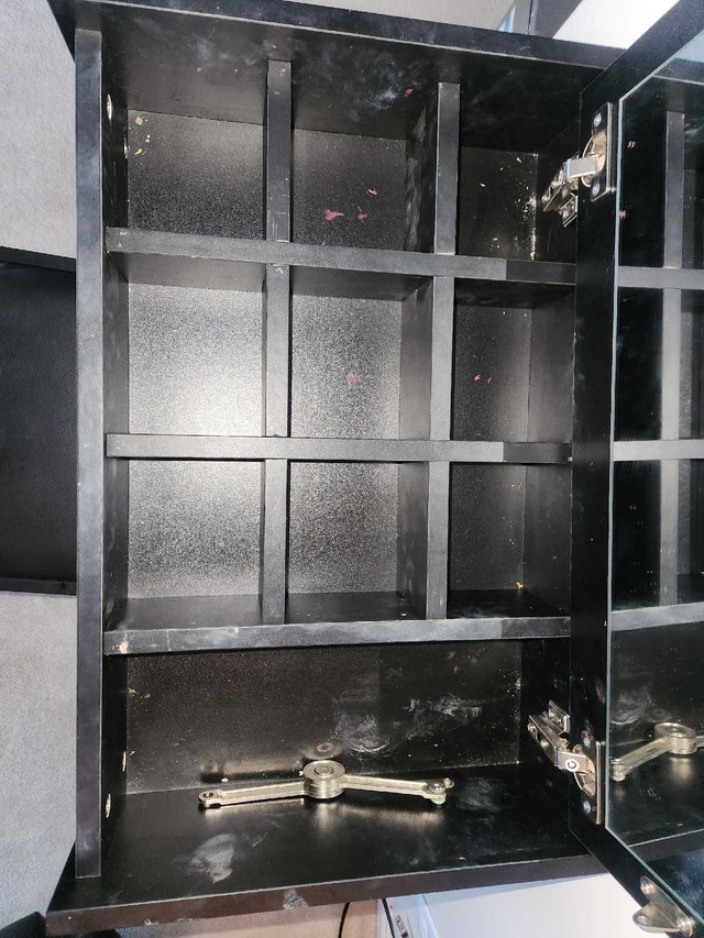 Makeup Table - photo 3