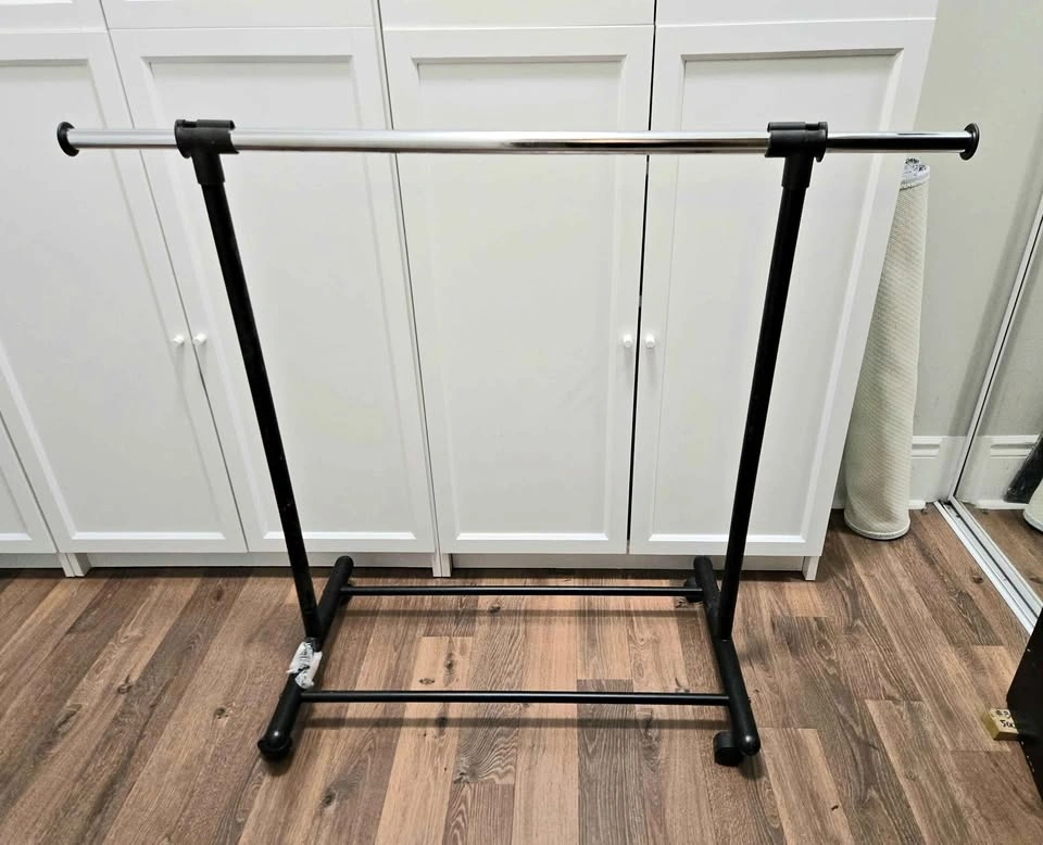 Low-height Clothes Rack