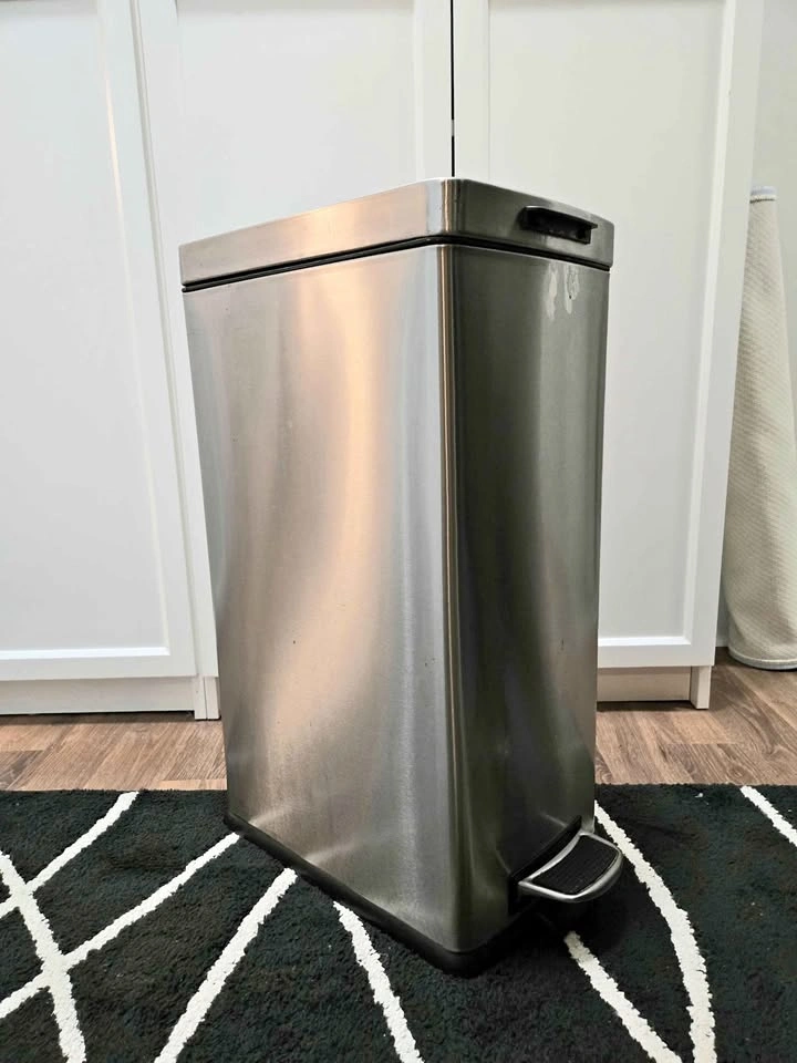 40 Liter Stainless Steel Step Trash Can