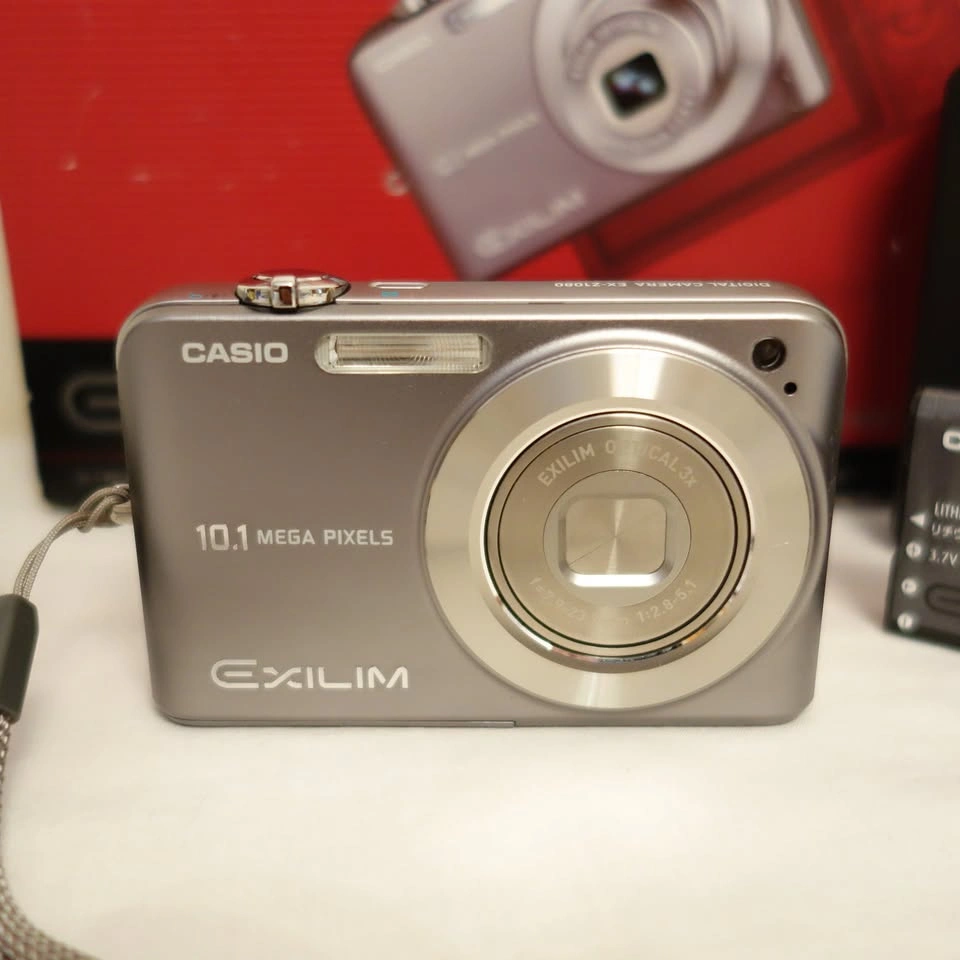 Like New Slim Casio Exilim EX-Z1080 10.1MP Digital Camera - photo 2