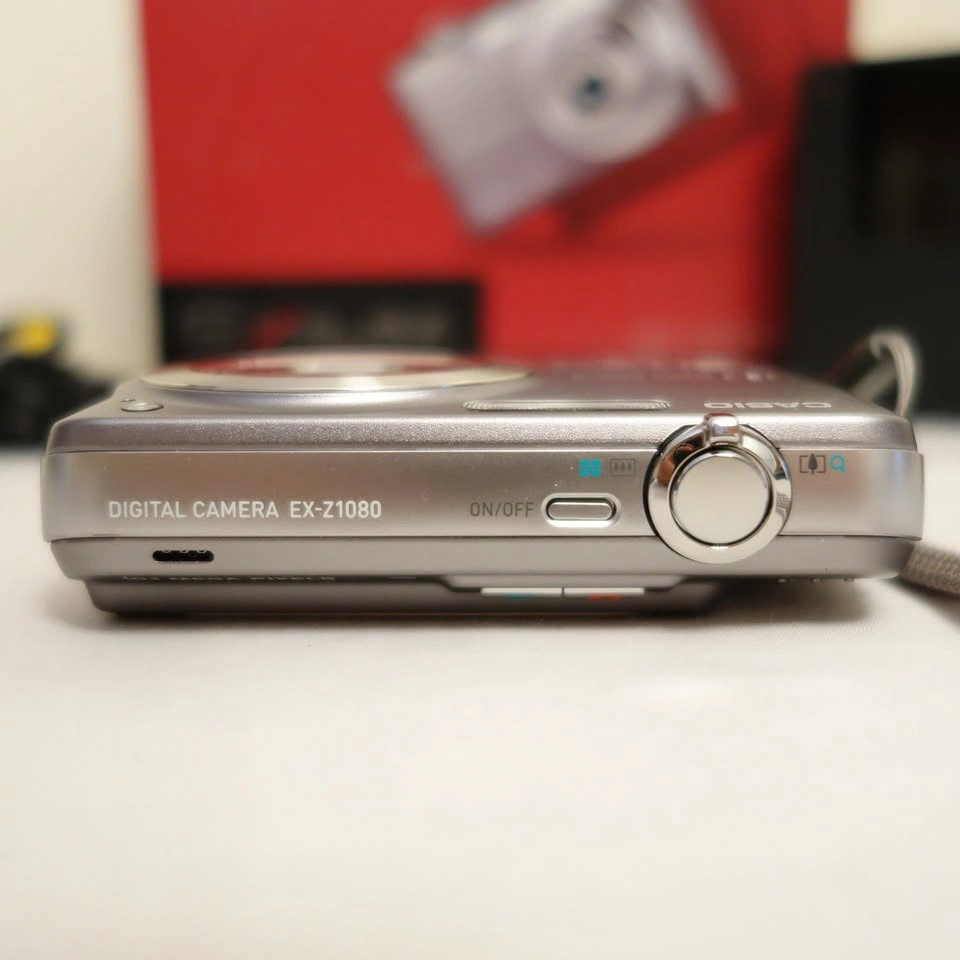 Like New Slim Casio Exilim EX-Z1080 10.1MP Digital Camera - photo 5