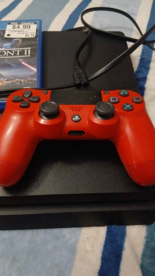 Ps4 with red controller and bf2 and power cord - photo 3