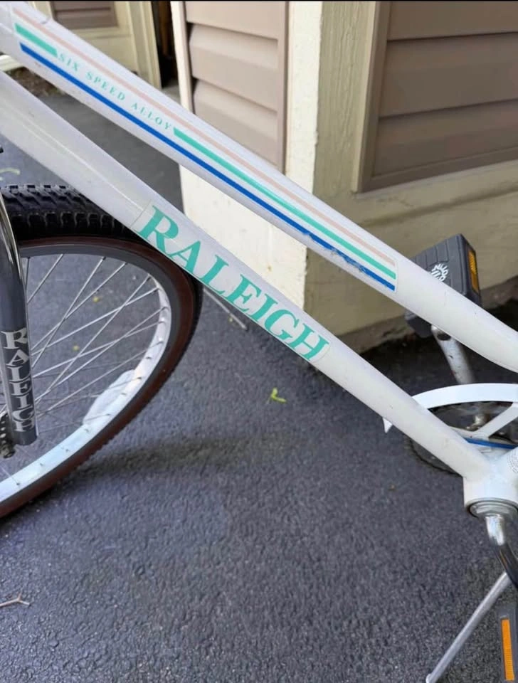 Vintage Raleigh Easy Riding Cruiser Bike Excellent Condition - photo 2