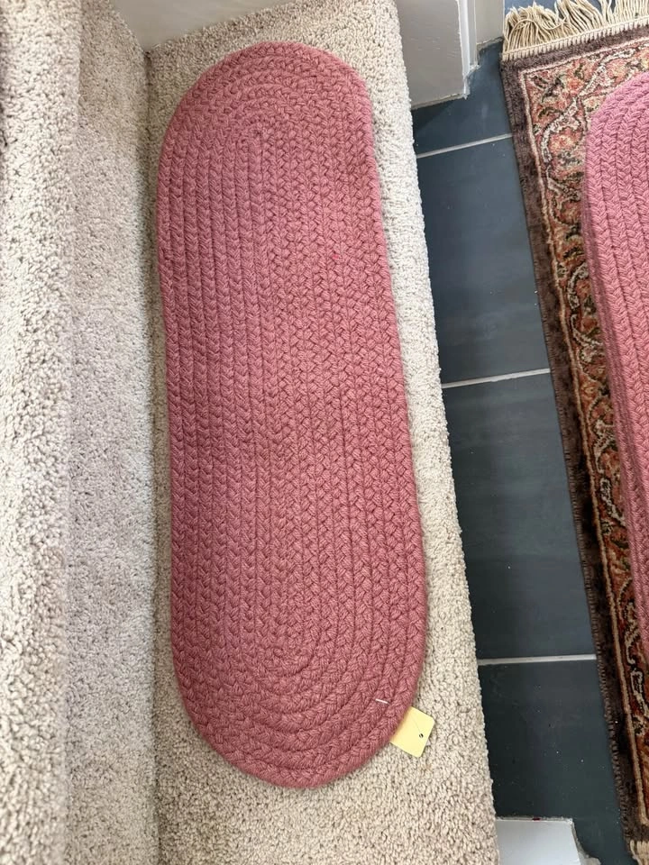 12 New Stair Treads Woven Rose Color Tags Still On - photo 2