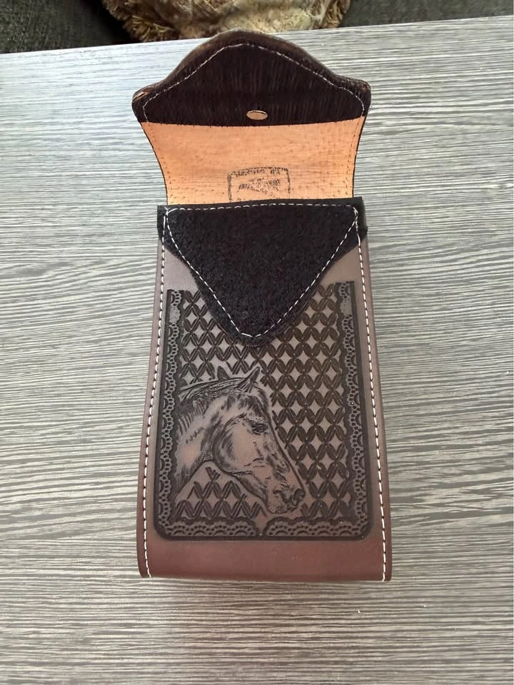 Men's Phone Case Embroidery Genuine Cow Leather Horse Design - photo 4