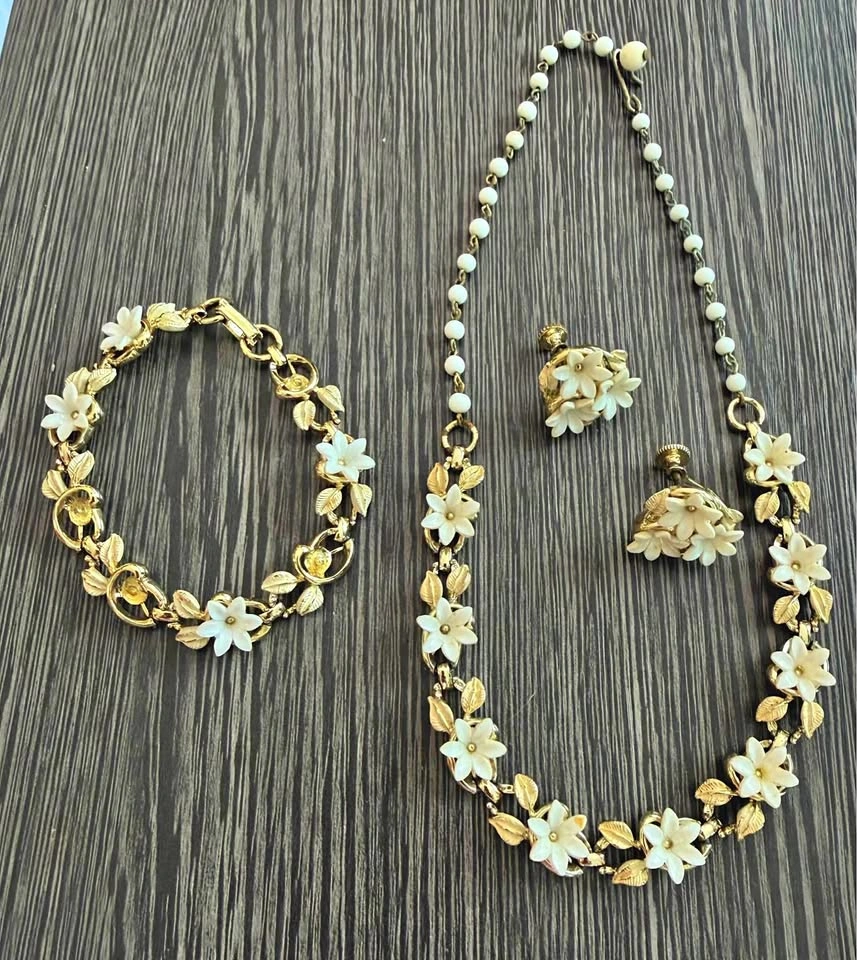 Mid-Century White Lucite Floral Necklace Earring Bracelet Set