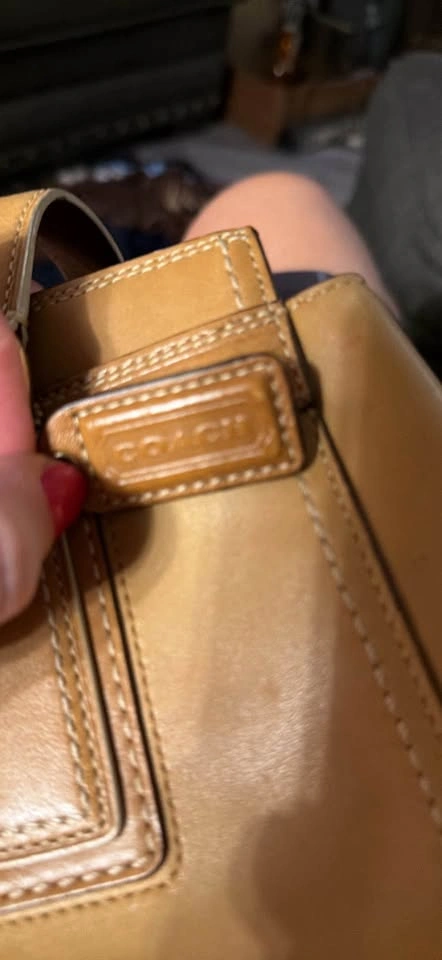 Coach Vintage Embossed Leather Hampton Striped Shoulder Bag - photo 5