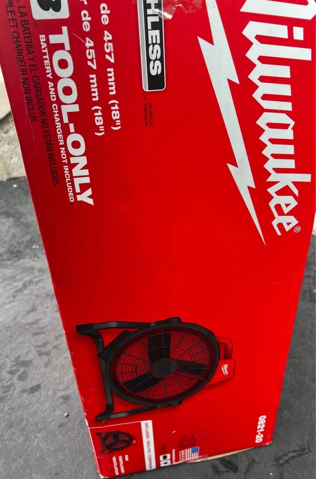 Milwaukee M18 Brushless Cordless 18 in. Variable Speed Fan - photo 3