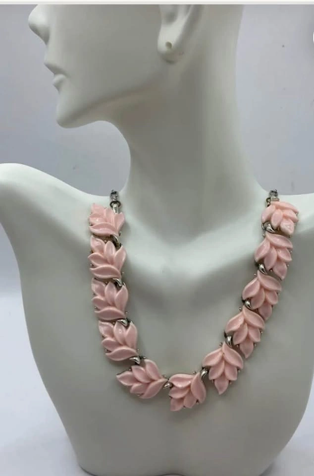 Vintage 1950’s Baby Pink Thermoset Leaf Necklace Earring Set - photo 2