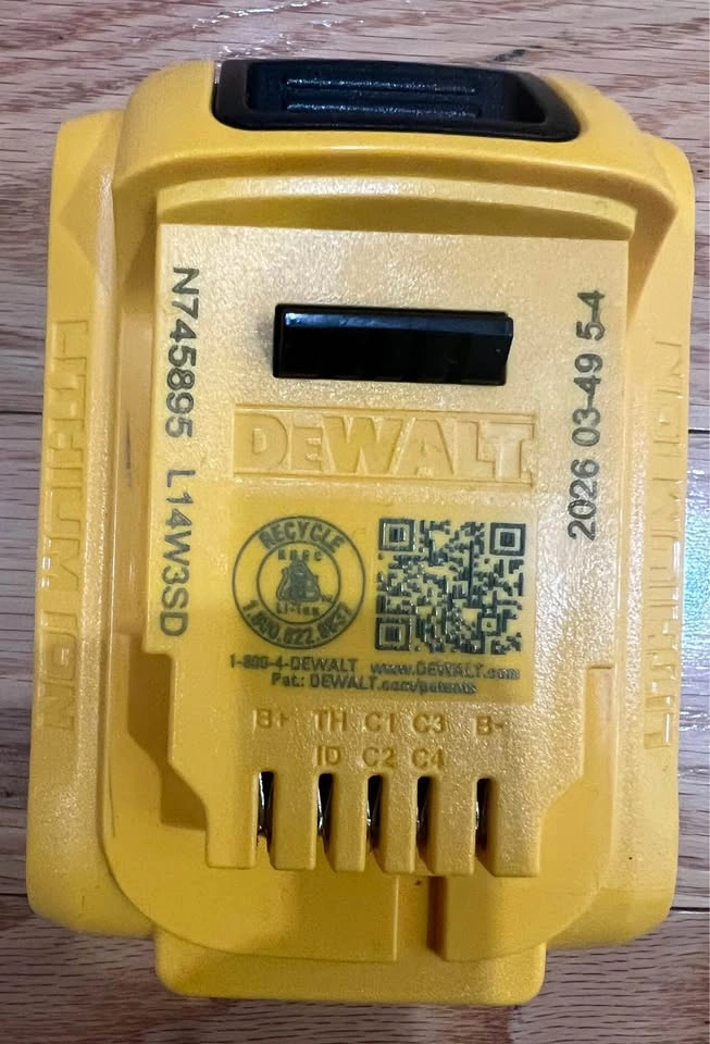 DEWALT Battery 20V MAX(5AH) - photo 2