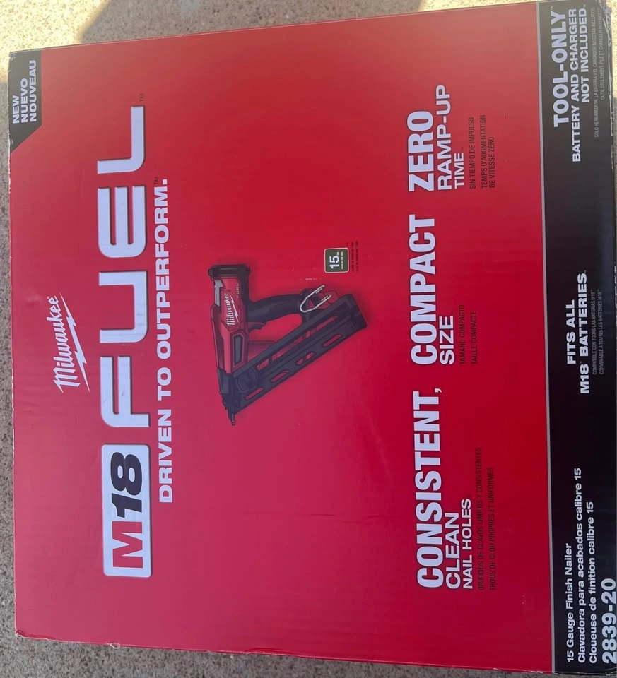 Milwaukee Tool M18 FUEL Gen II 15-Gauge Angled Finish Nailer - photo 3