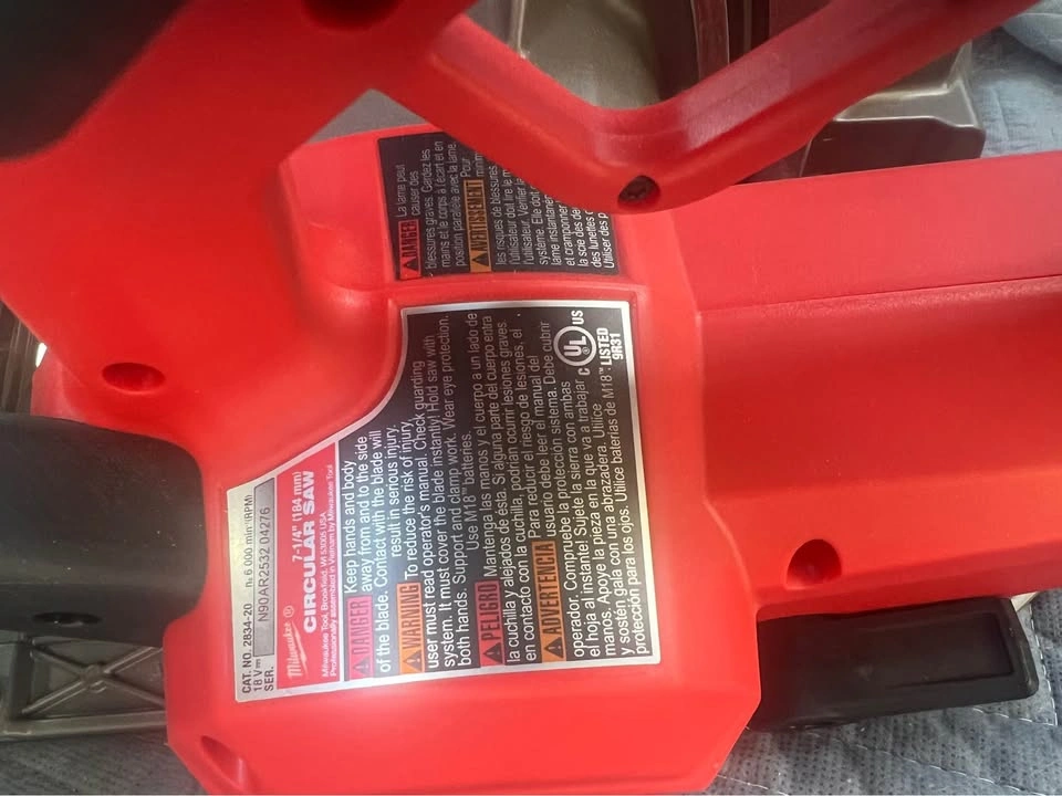 Milwaukee M18 FUEL 18V Brushless 7-1/4 in. Circular Saw - photo 3