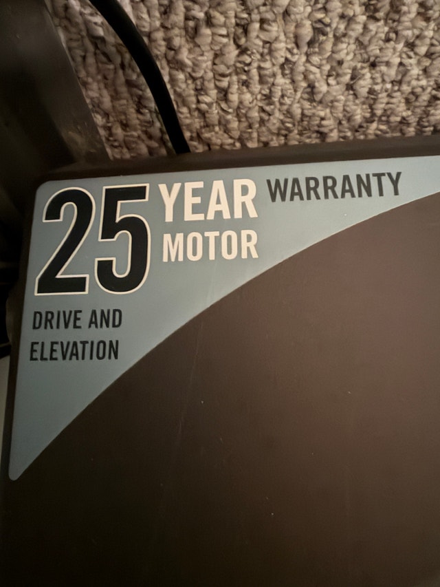 Horizon Elite 5.2T Treadmill - photo 3