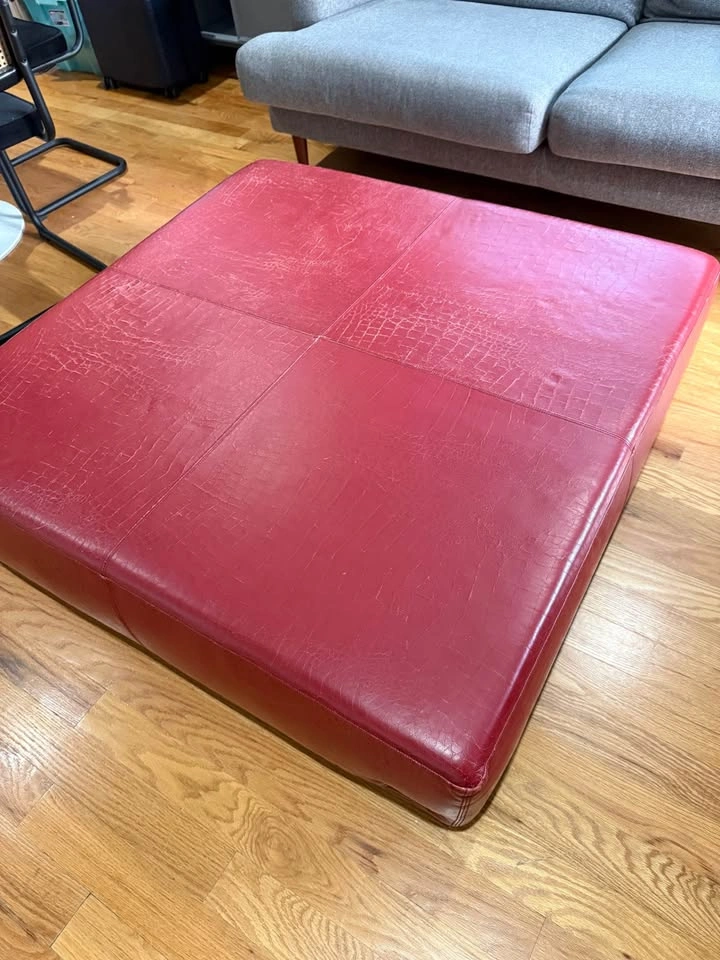 Fendi Red Leather Ottoman - photo 4