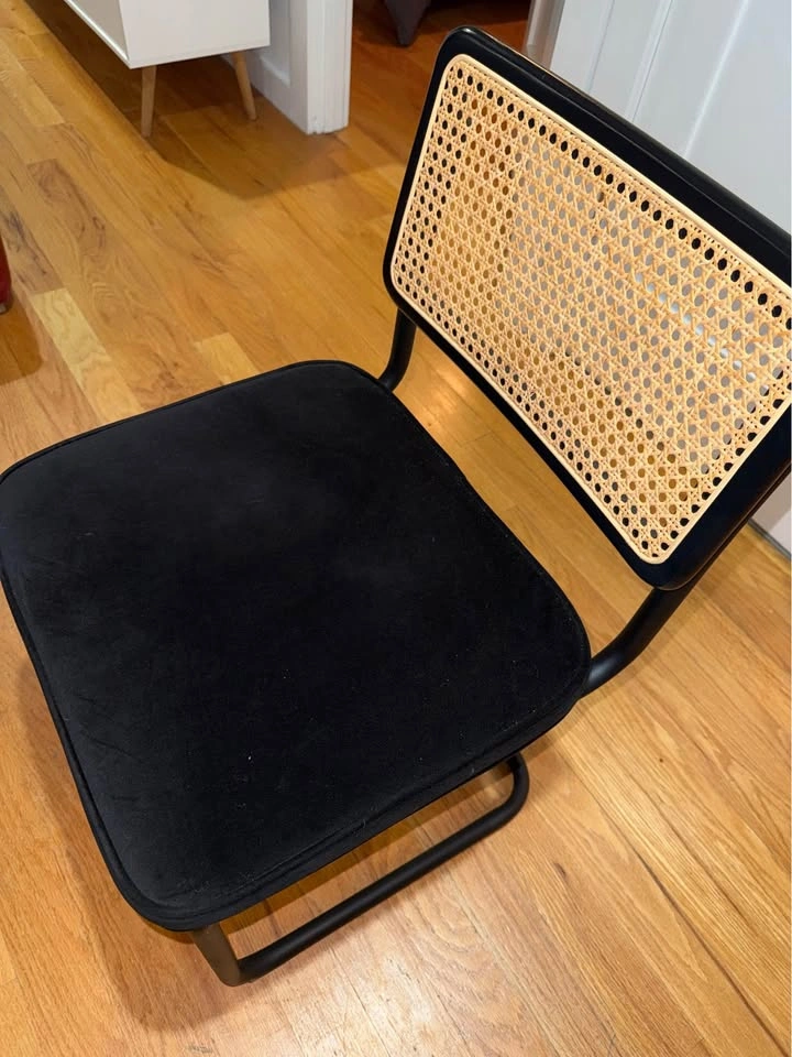 White Tulip Table and 4 Black Rattan Chairs - photo 2