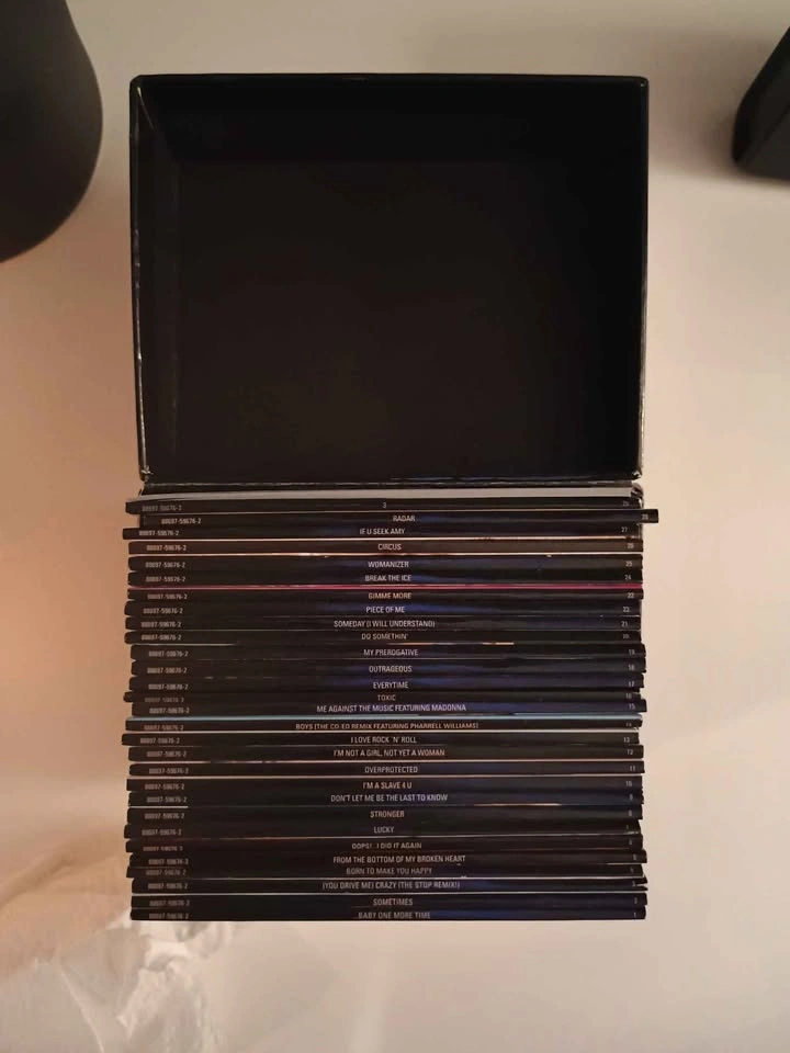 Britney Spears singles box set - photo 2