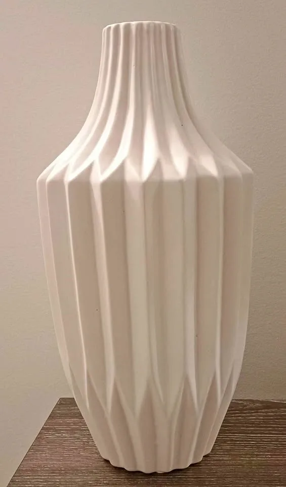 Ribbed White vase