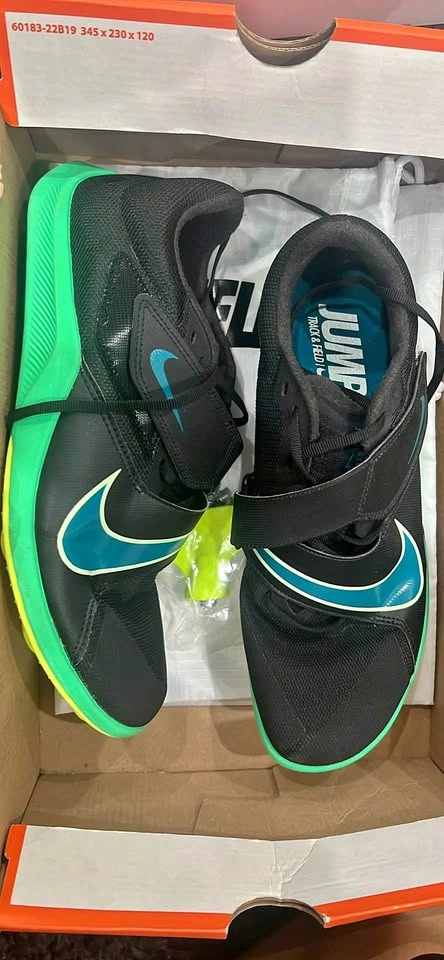 Track spikes (jump)
