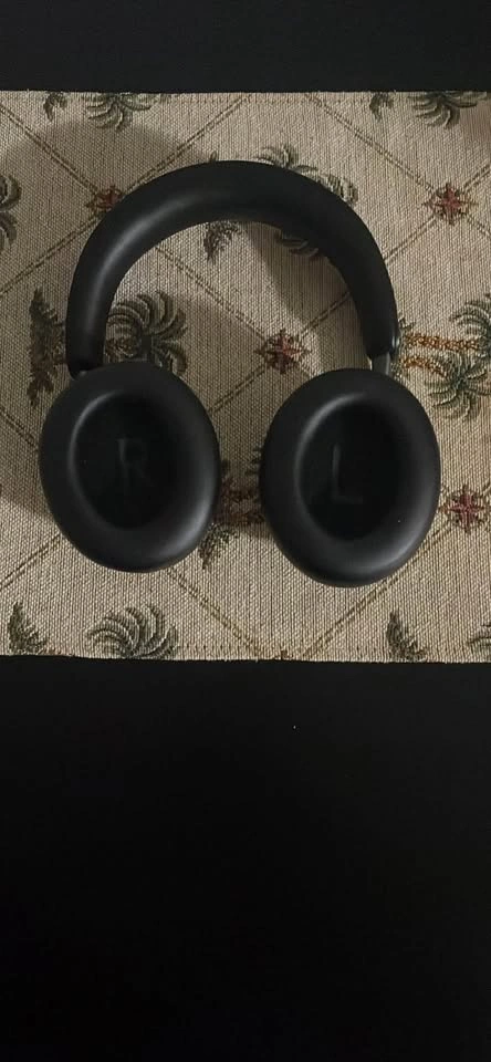Wireless black headphones with charger and bag - photo 2