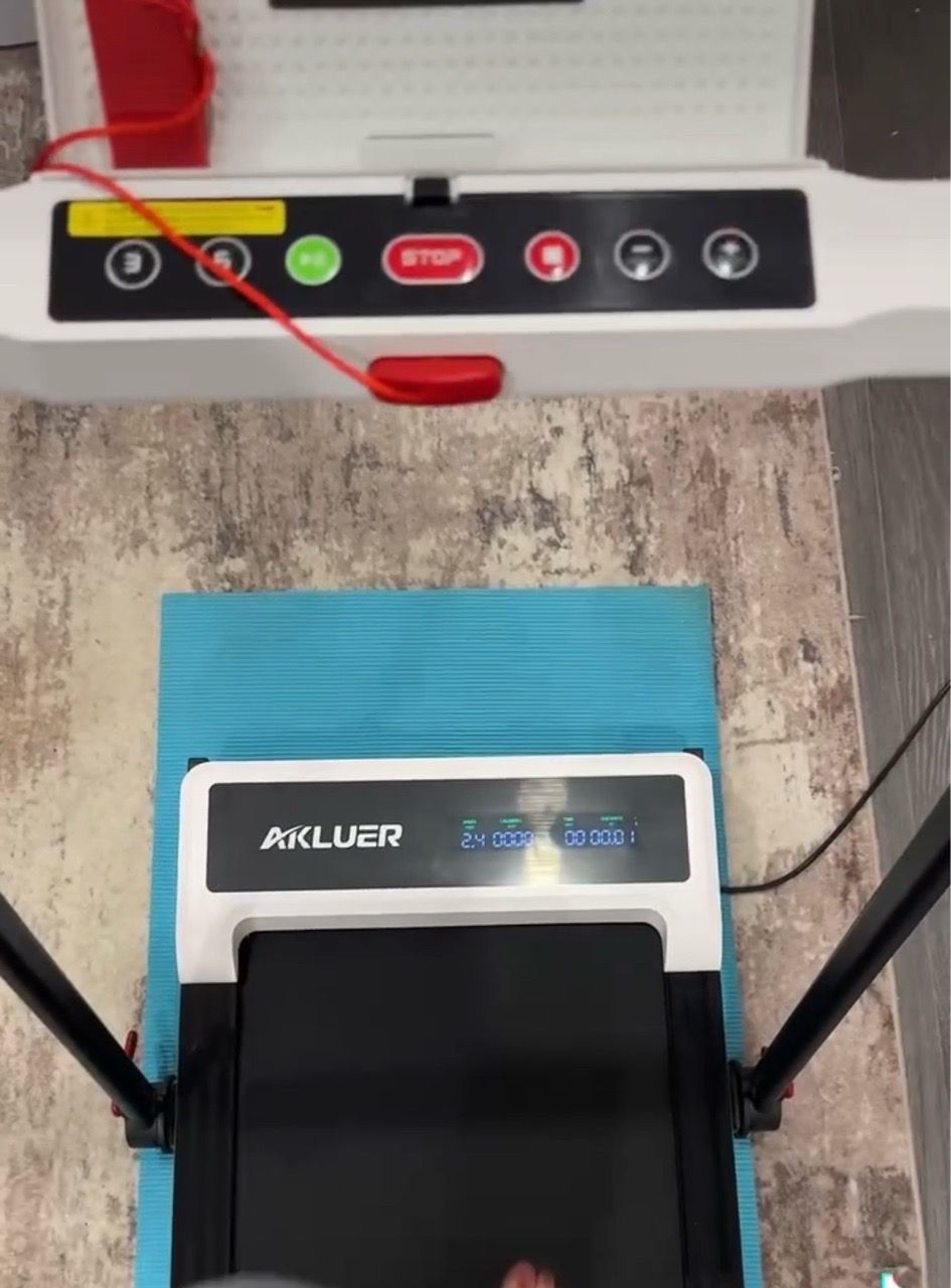 Walking pad with Digital Display. Foldable