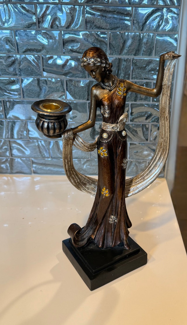 Vintage Style Elegant Lady Figurine Candle Holder - photo 4