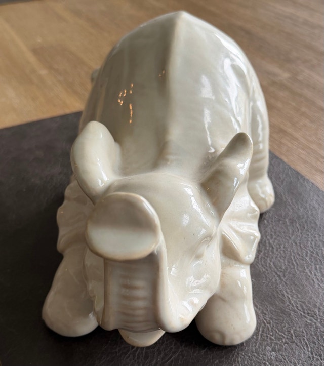 Cream ceramic elephant decor - photo 2