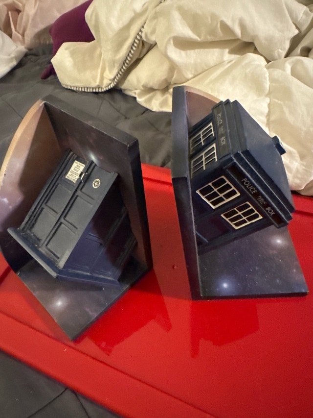 Doctor Who Funko Pop and 12 Doctors Book Set - photo 4