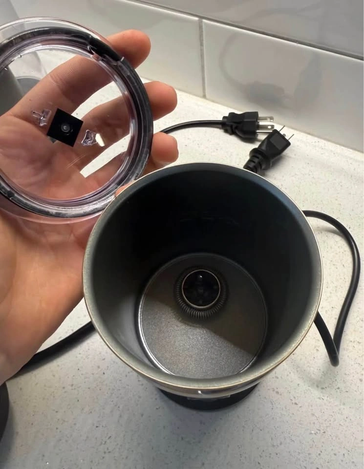 Nespresso Vertuo Next with Aeroccino Milk Frother - photo 5