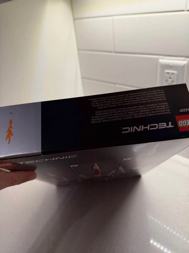 LEGO Technic NASA Artemis Space Launch System Rocket 42221 - photo 4