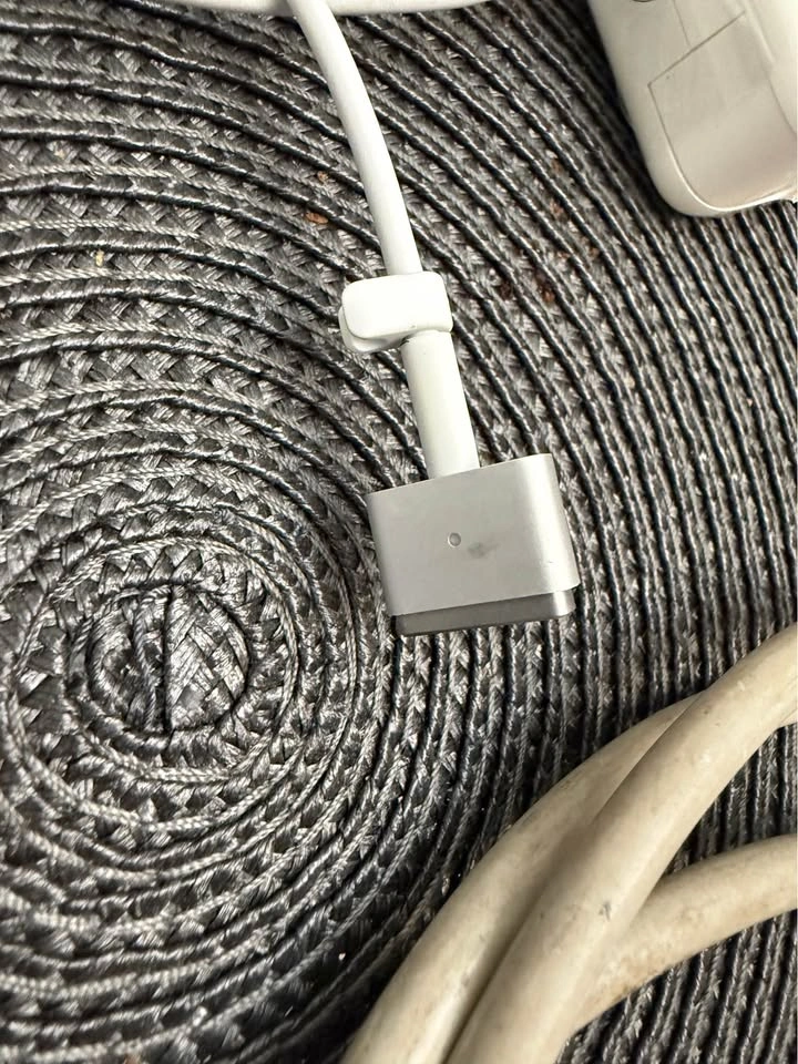 Apple 45W MagSafe 2 Power Adapter with Extension Cable - photo 5