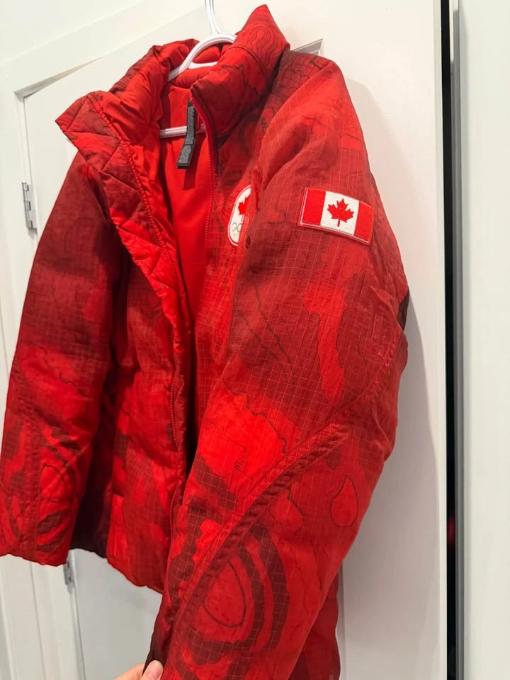 Lululemon Team Canada Olympics Down Puffer Jacket Size Large - photo 4