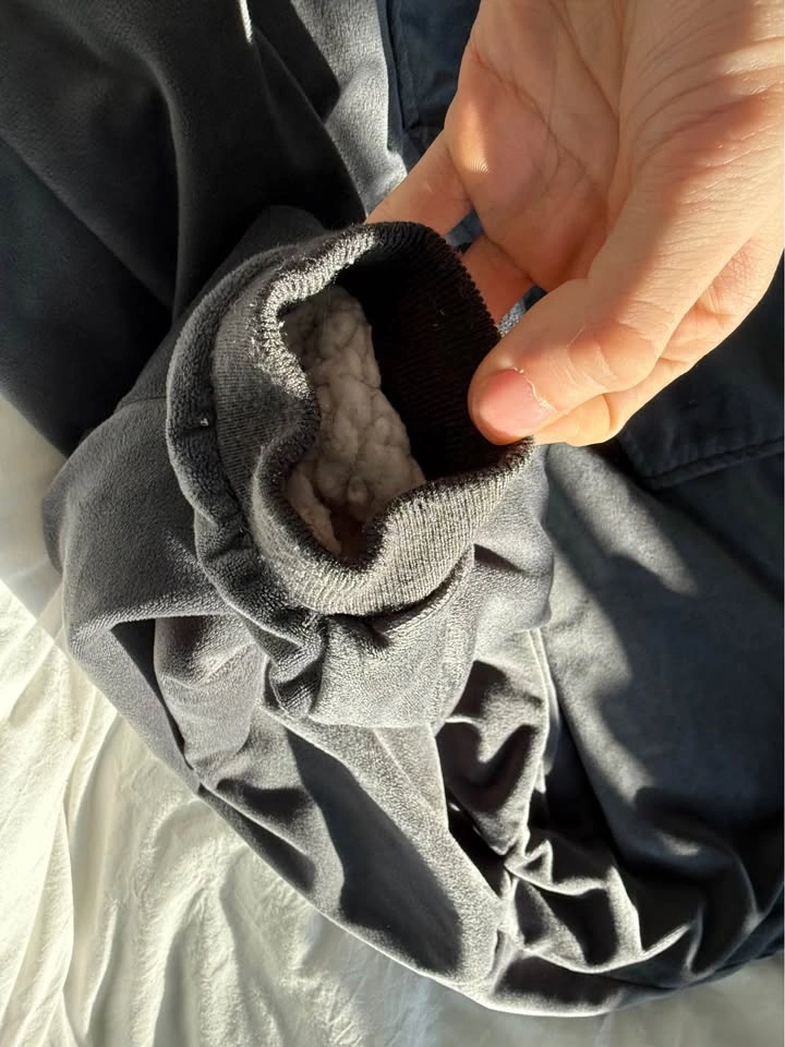 The Comfy Sherpa Lined Hooded Blanket medium - photo 4