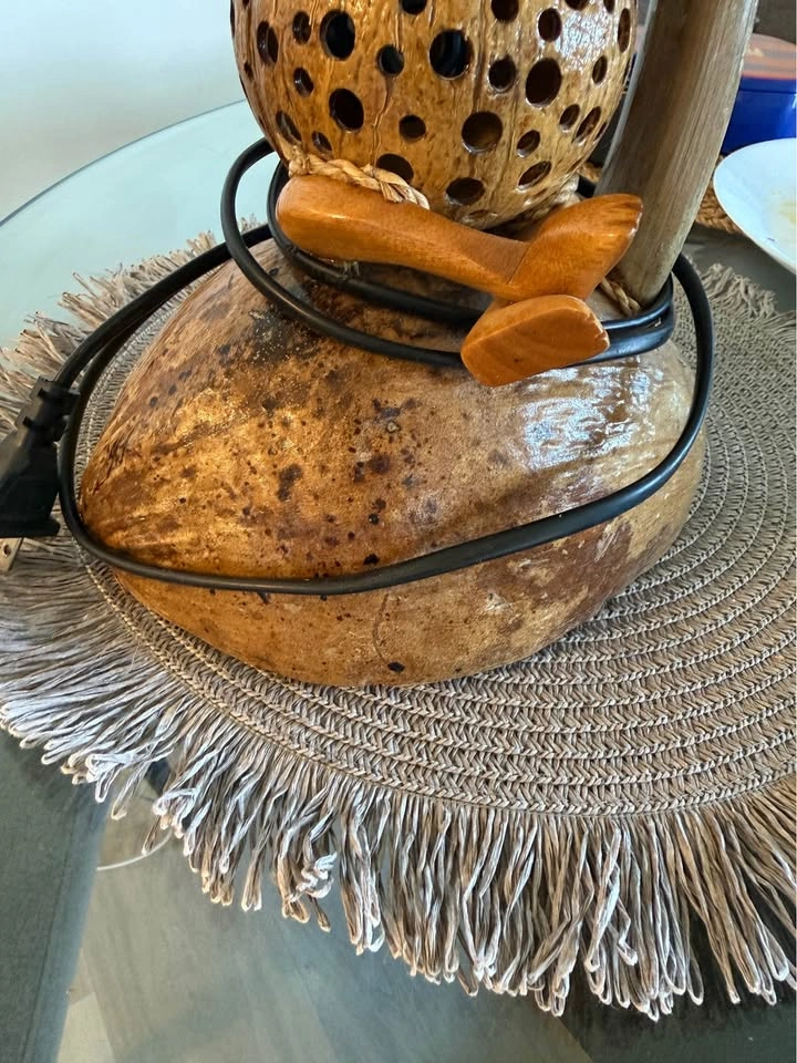 Handcrafted Coconut Shell Monkey Palm Tree Lamp - photo 4