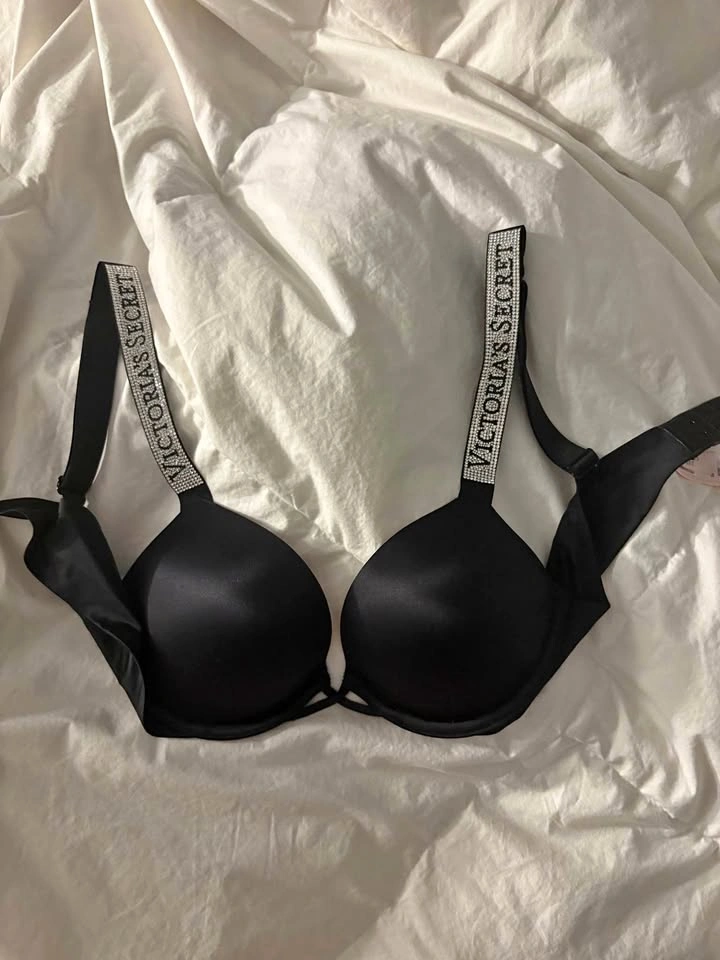 Victoria Secret bombshell shine strap push-up bra