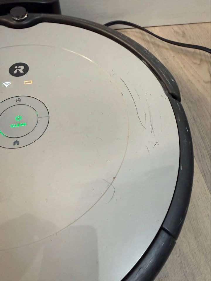 iRobot Roomba Vacuum - photo 3