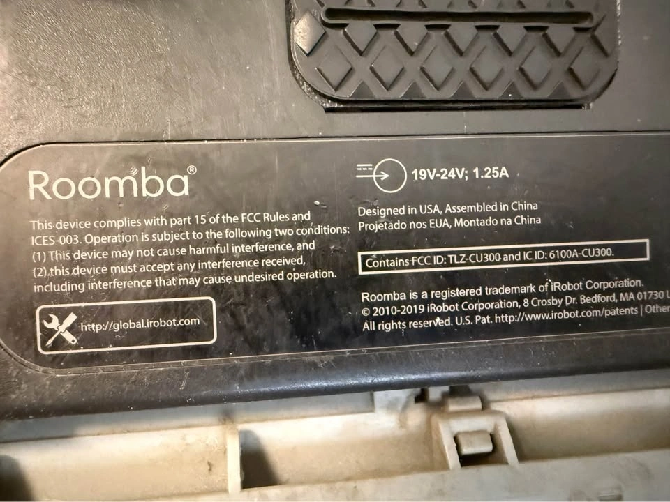 iRobot Roomba Vacuum - photo 4