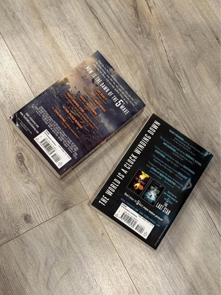 The 5th Wave and The Infinite Sea Books by Rick Yancey - photo 2