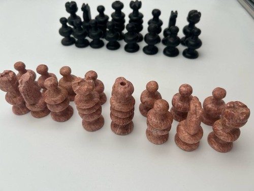Hand Carved Soapstone Chess Pieces Black Pink Complete Set 32 - photo 3