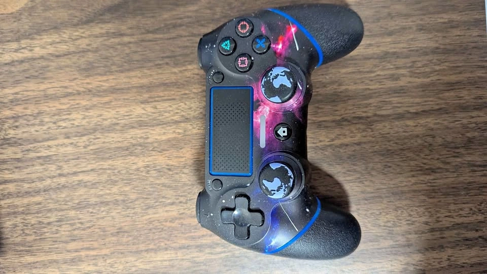 PS4 controller