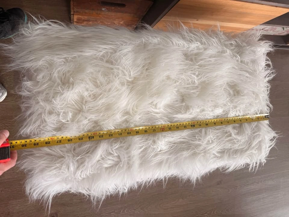 White Faux Fur Bench with Gold Metal Base - photo 3