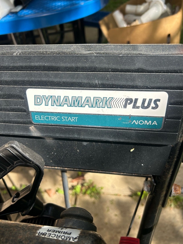 Dynamark Plus Snowblower - photo 2