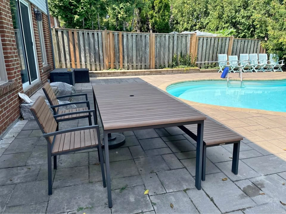 Crate and Barrel Outdoor Furniture / Patio Set