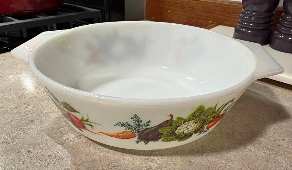1970’s JAJ Pyrex Market Garden Casserole Dish (513)
