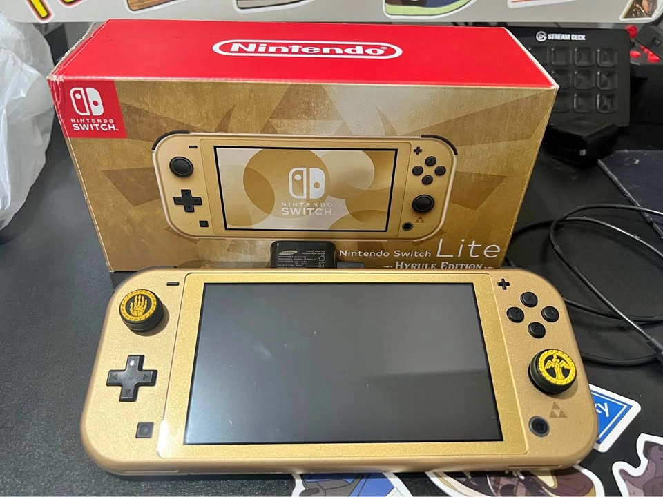 Nintendo Switch Lite Hyrule Edition