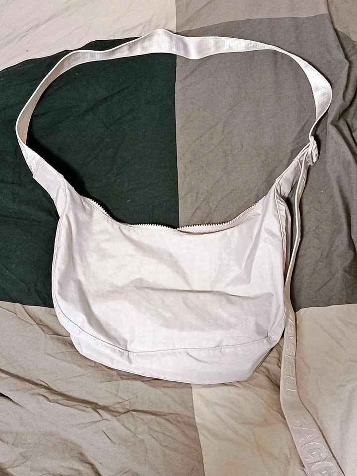 Medium Crescent Bag