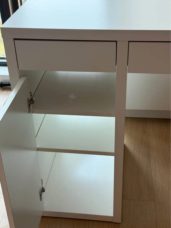 IKEA Micke Desk (White Color) - photo 4
