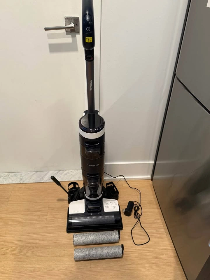 Tineco Vacuum Dry/Wet Mop - photo 2