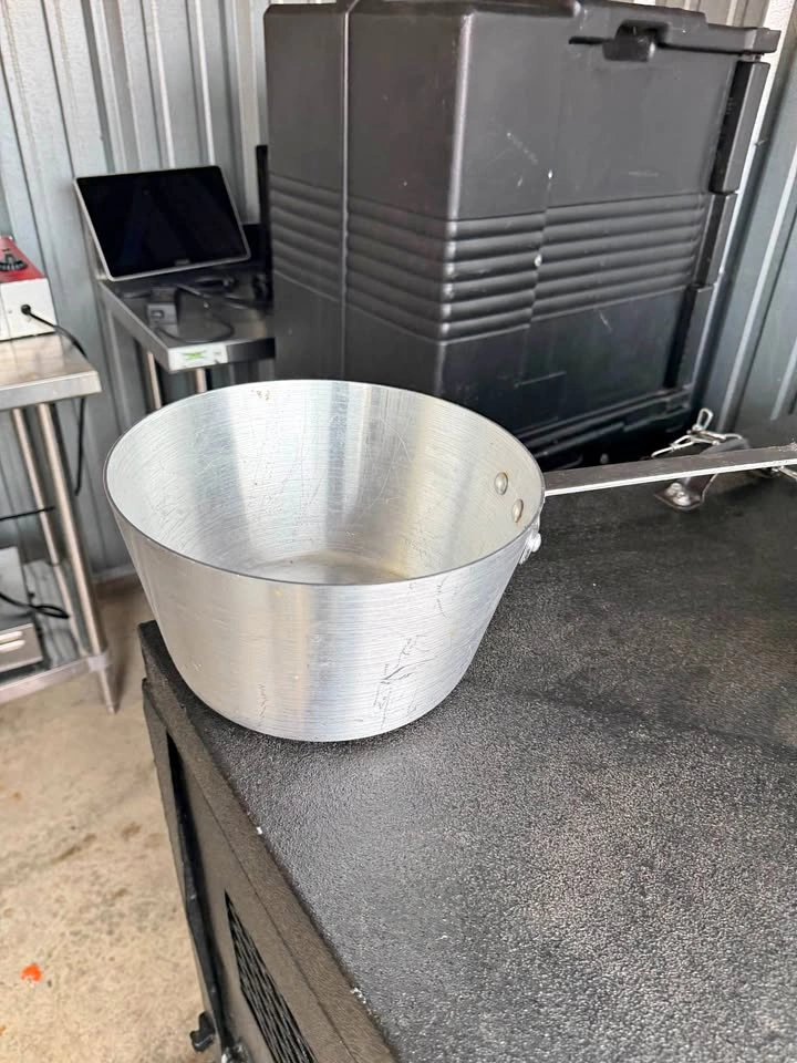 Commercial Aluminum Saucepan