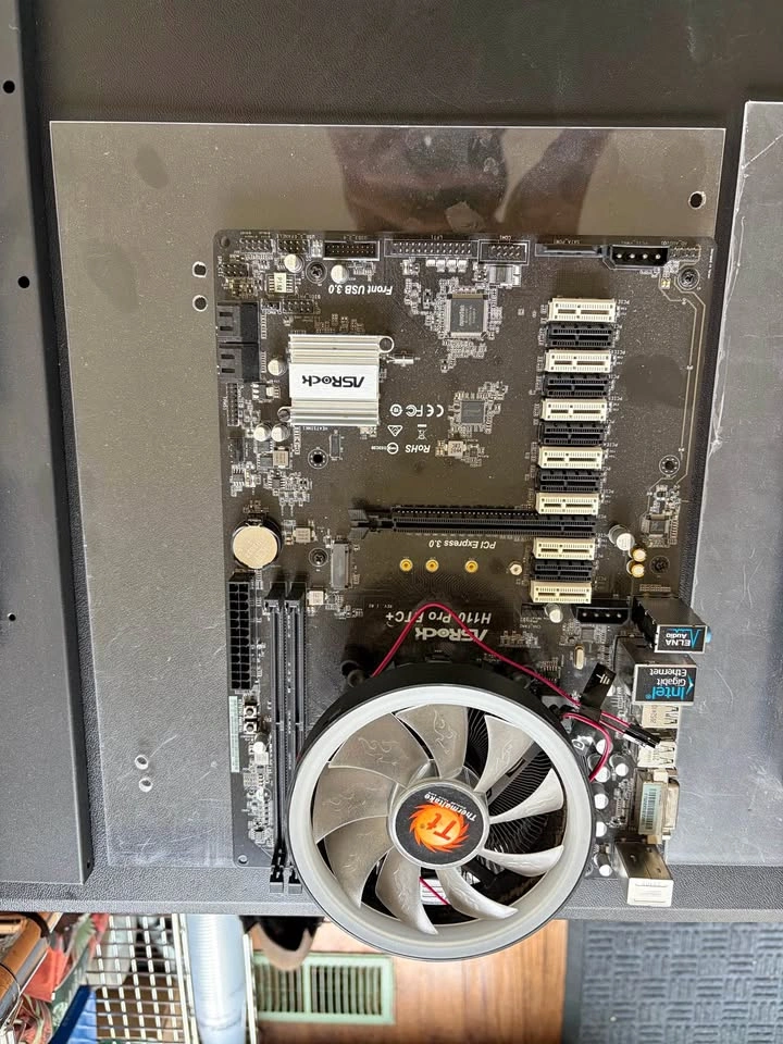Crypto mining motherboards